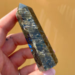 Load image into Gallery viewer, Labradorite Point
