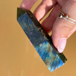 Load image into Gallery viewer, Labradorite Point