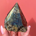 Load image into Gallery viewer, Labradorite Rough Point