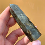 Load image into Gallery viewer, Labradorite Point