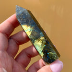 Load image into Gallery viewer, Labradorite Point