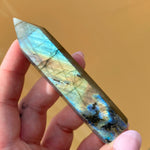 Load image into Gallery viewer, Labradorite Point