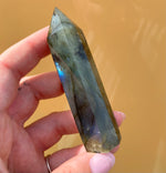 Load image into Gallery viewer, Labradorite Point