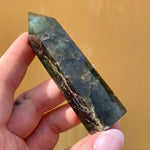Load image into Gallery viewer, Labradorite Point