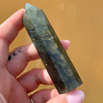 Load image into Gallery viewer, Labradorite Point