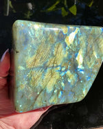 Load and play video in Gallery viewer, Labradorite Freeform
